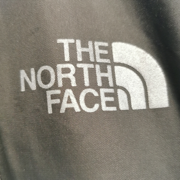 The North Face Girls Jacket - Picture 8 of 9